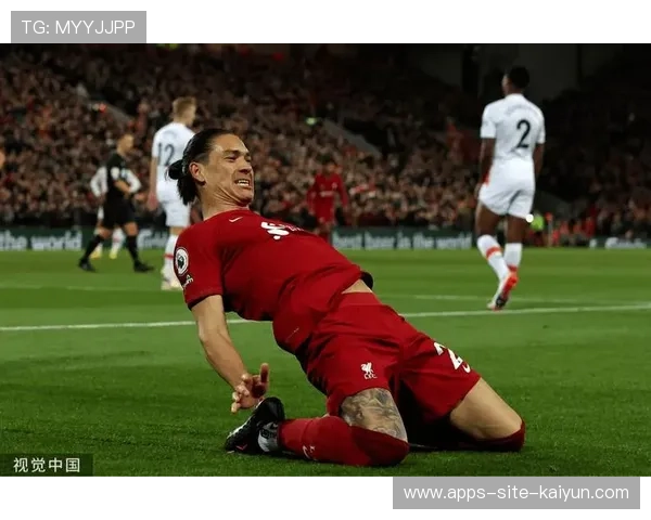 利物浦在前场不断抢回球权，努涅斯头球攻门稍高